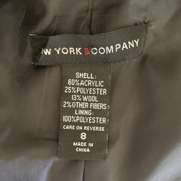 Black casual jacket with golden accents and buttons. - Picture 4 of 5